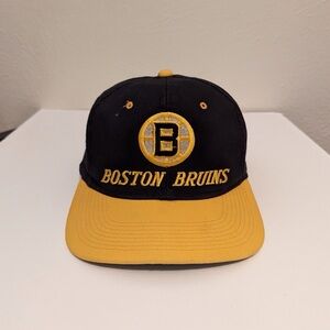 Vintage NHL Boston Bruins Snapback Flat Brim Cap